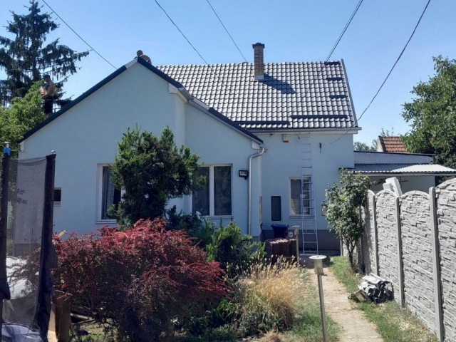 Cserepeslemezes tetőfedés